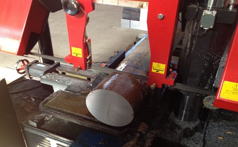 运粮湖管理区卧式带锯床加工时出现明显振荡如何排查？